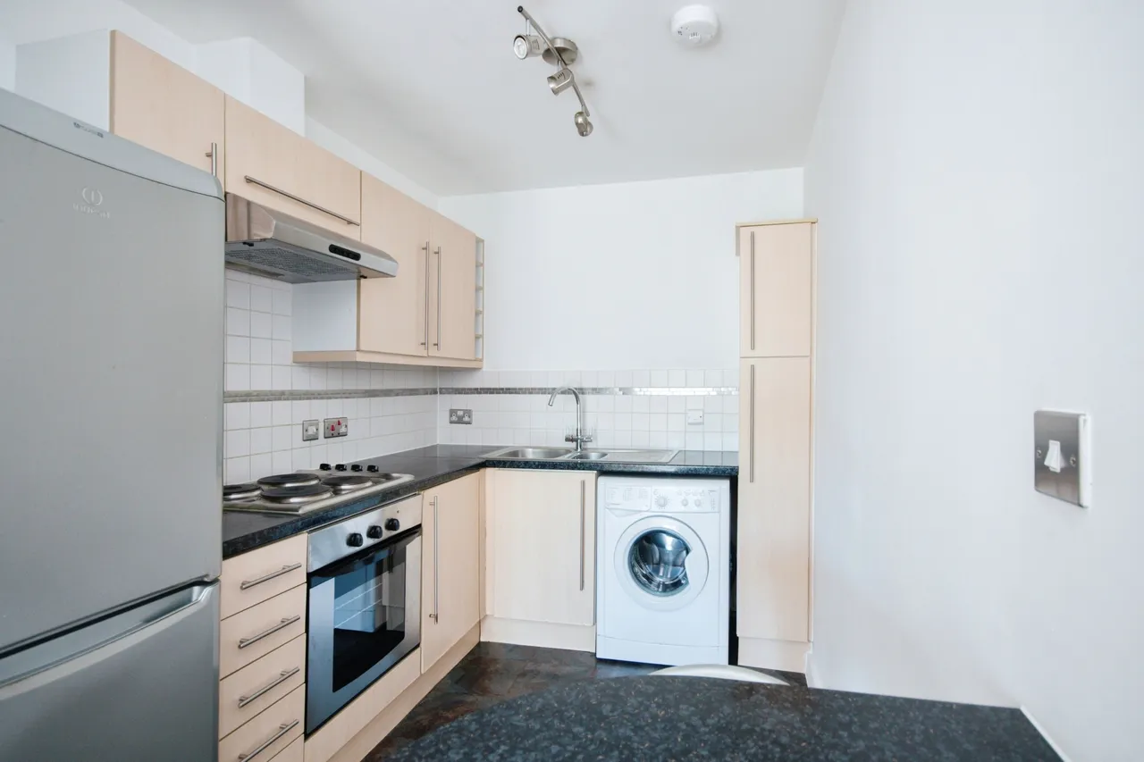Castle Lane West, Bournemouth, BH8, photo 6