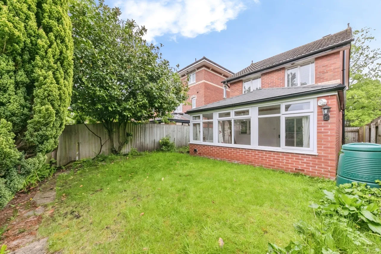 Bishopton Drive, MACCLESFIELD, Cheshire, SK11, photo 6