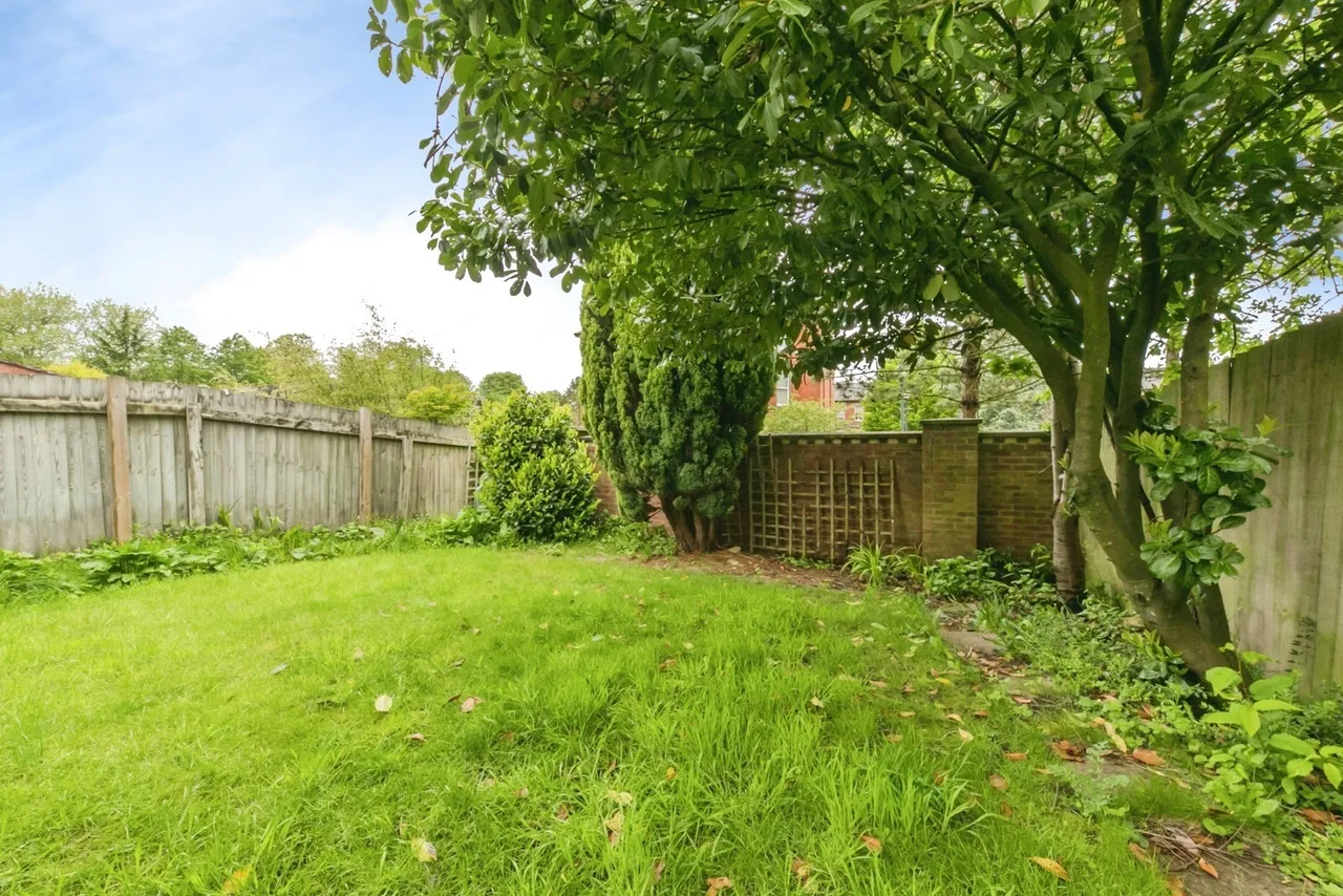 Bishopton Drive, MACCLESFIELD, Cheshire, SK11, photo 12