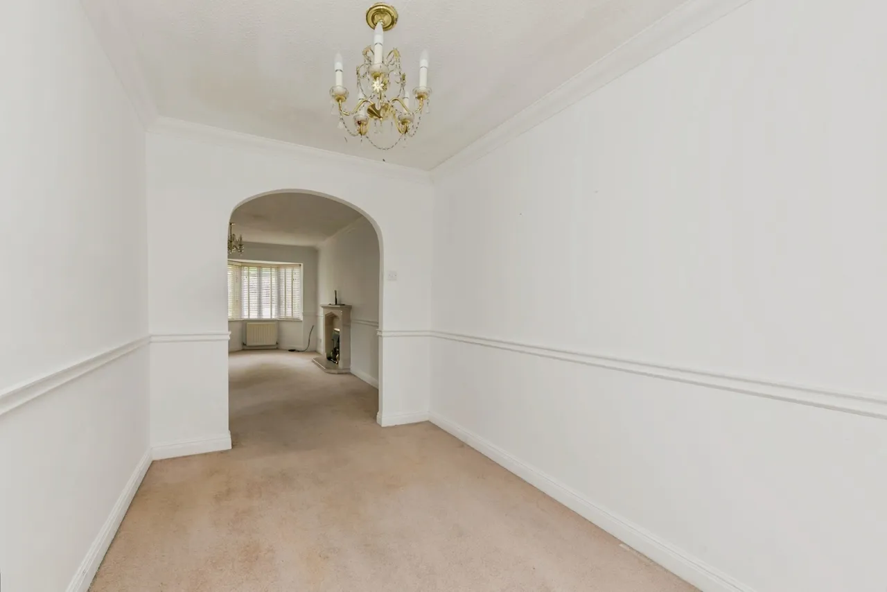 Bishopton Drive, MACCLESFIELD, Cheshire, SK11, photo 4