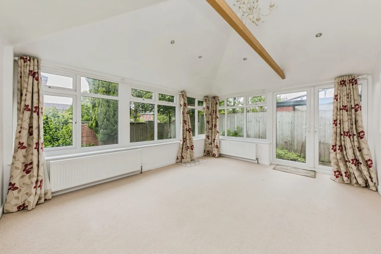 Bishopton Drive, MACCLESFIELD, Cheshire, SK11, photo 7