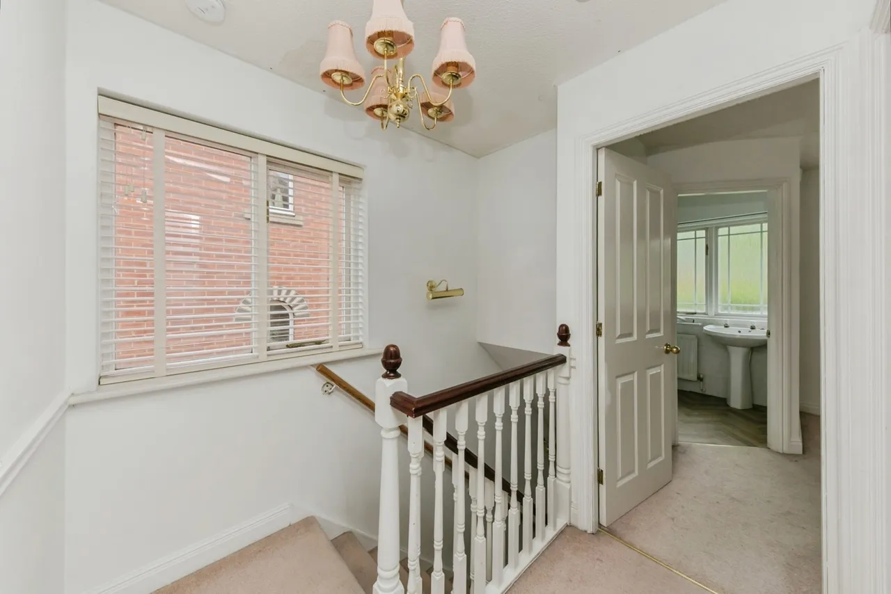 Bishopton Drive, MACCLESFIELD, Cheshire, SK11, photo 17