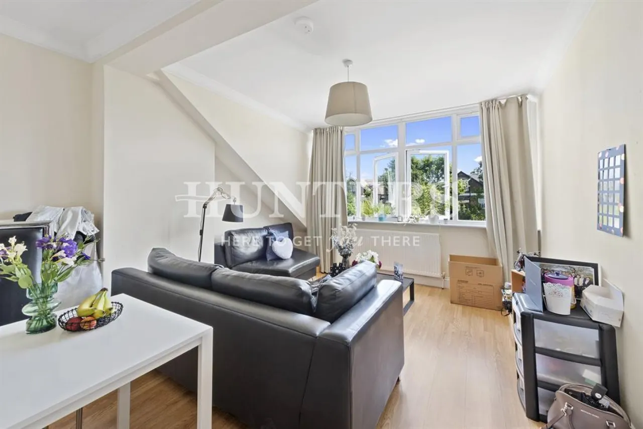 1 bed flat to rent, Hilltop Road, London, NW6