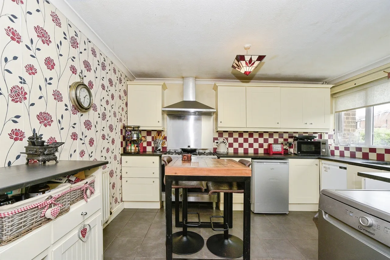 Fiddington Clays, Market Lavington, SN10, photo 8