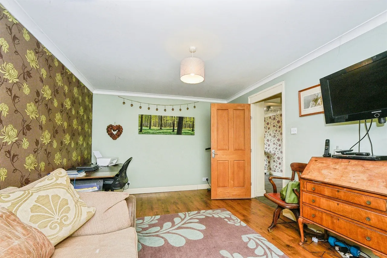 Fiddington Clays, Market Lavington, SN10, photo 4