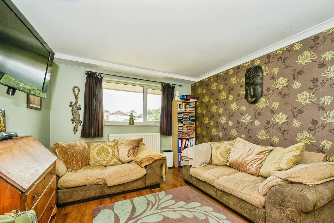 Fiddington Clays, Market Lavington, SN10, photo 3
