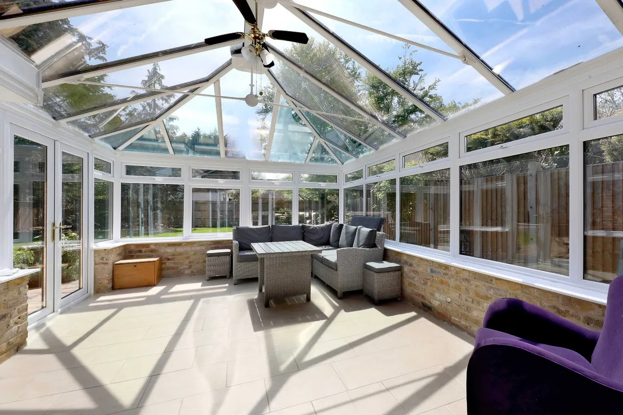 Bybend Close, Farnham Royal, SL2, photo 10