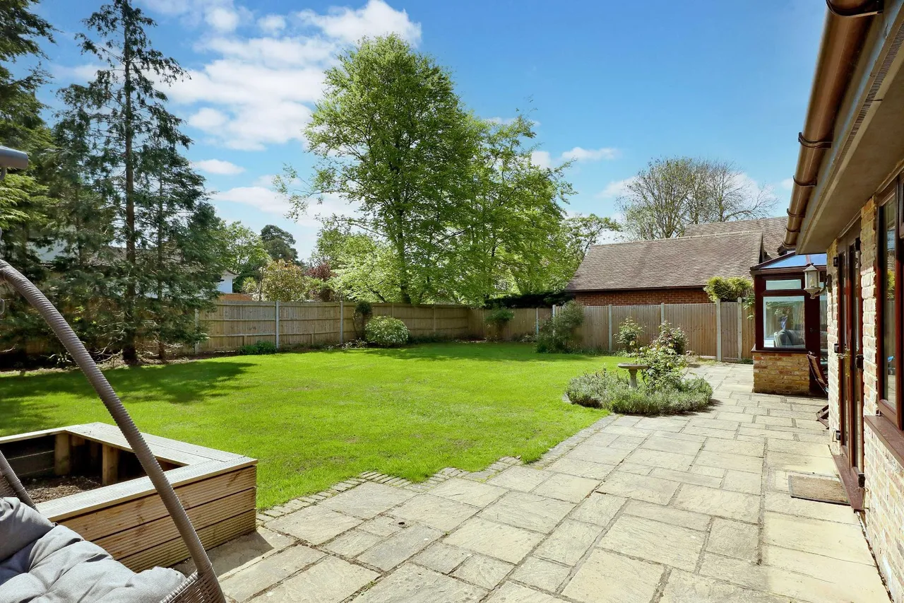 Bybend Close, Farnham Royal, SL2, photo 4