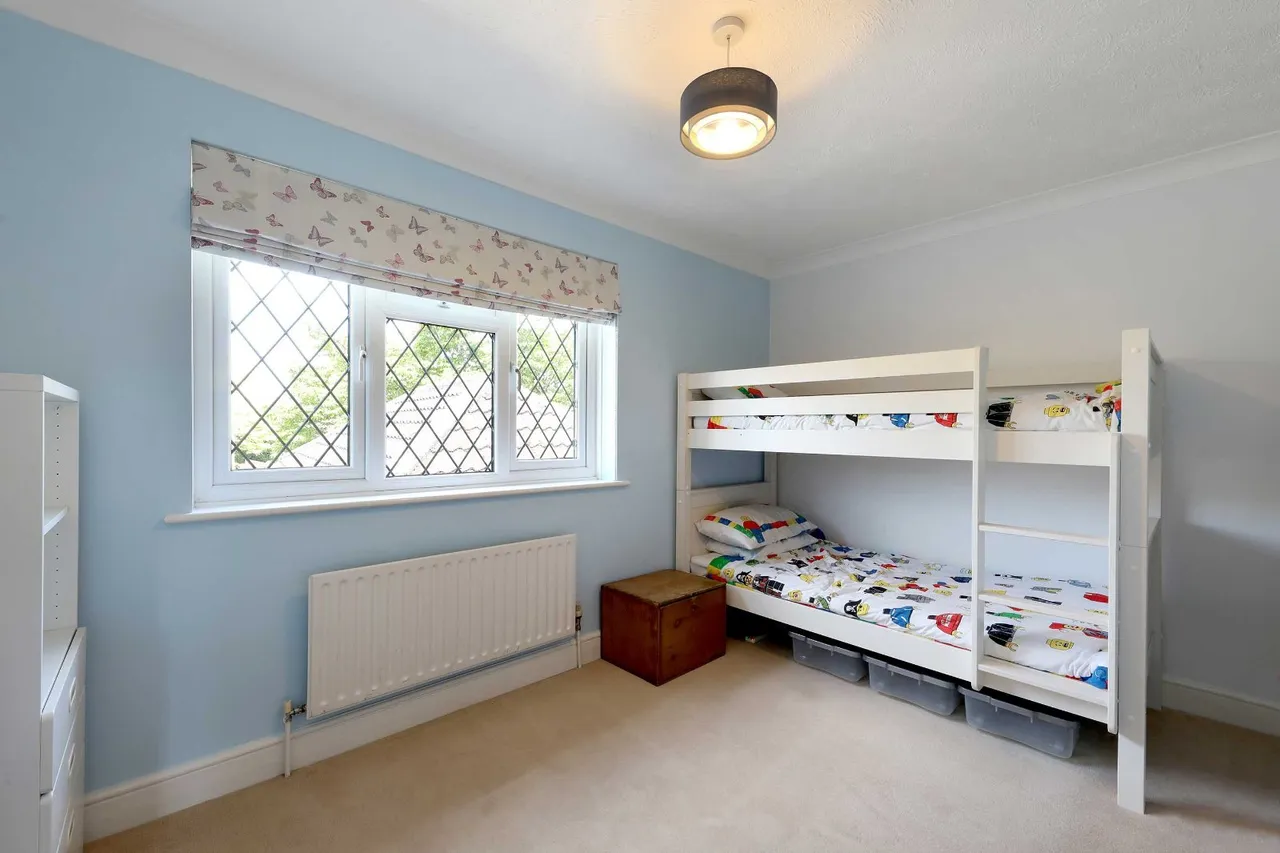 Bybend Close, Farnham Royal, SL2, photo 17