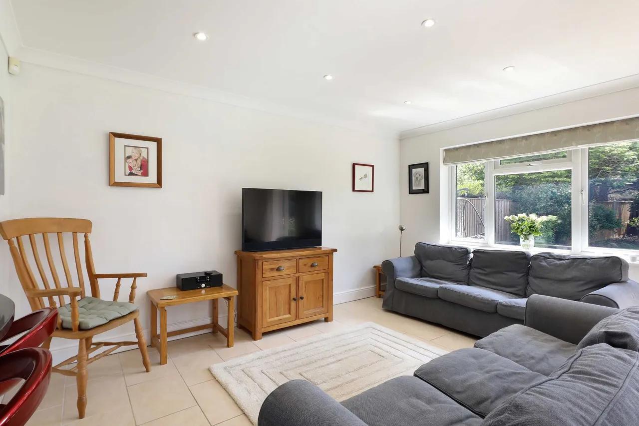 Bybend Close, Farnham Royal, SL2, photo 7