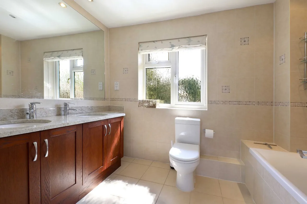 Bybend Close, Farnham Royal, SL2, photo 14