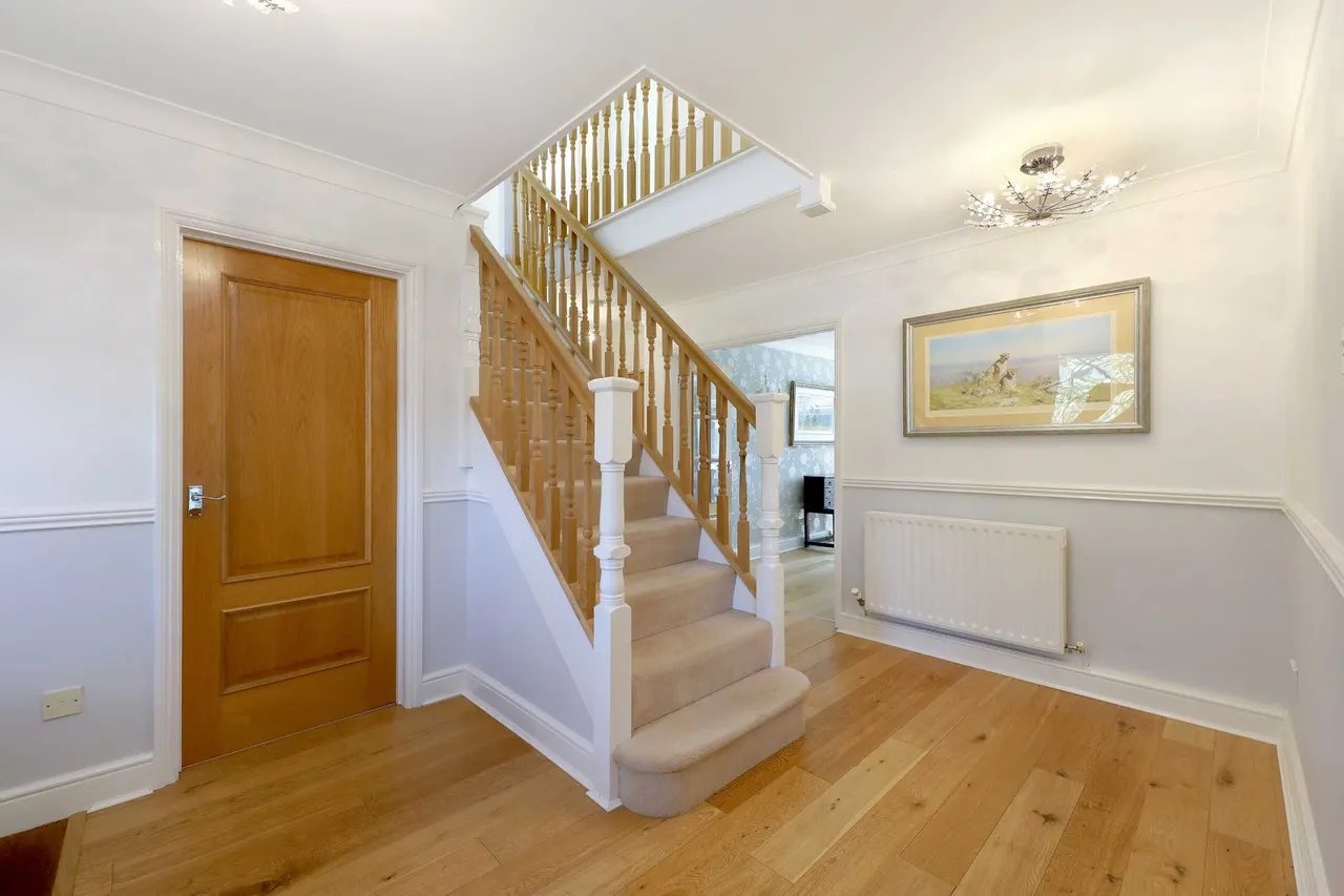Bybend Close, Farnham Royal, SL2, photo 3