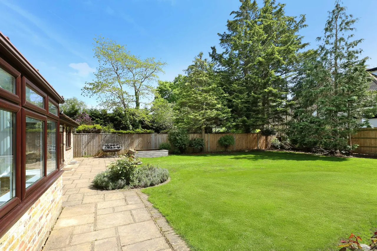 Bybend Close, Farnham Royal, SL2, photo 21