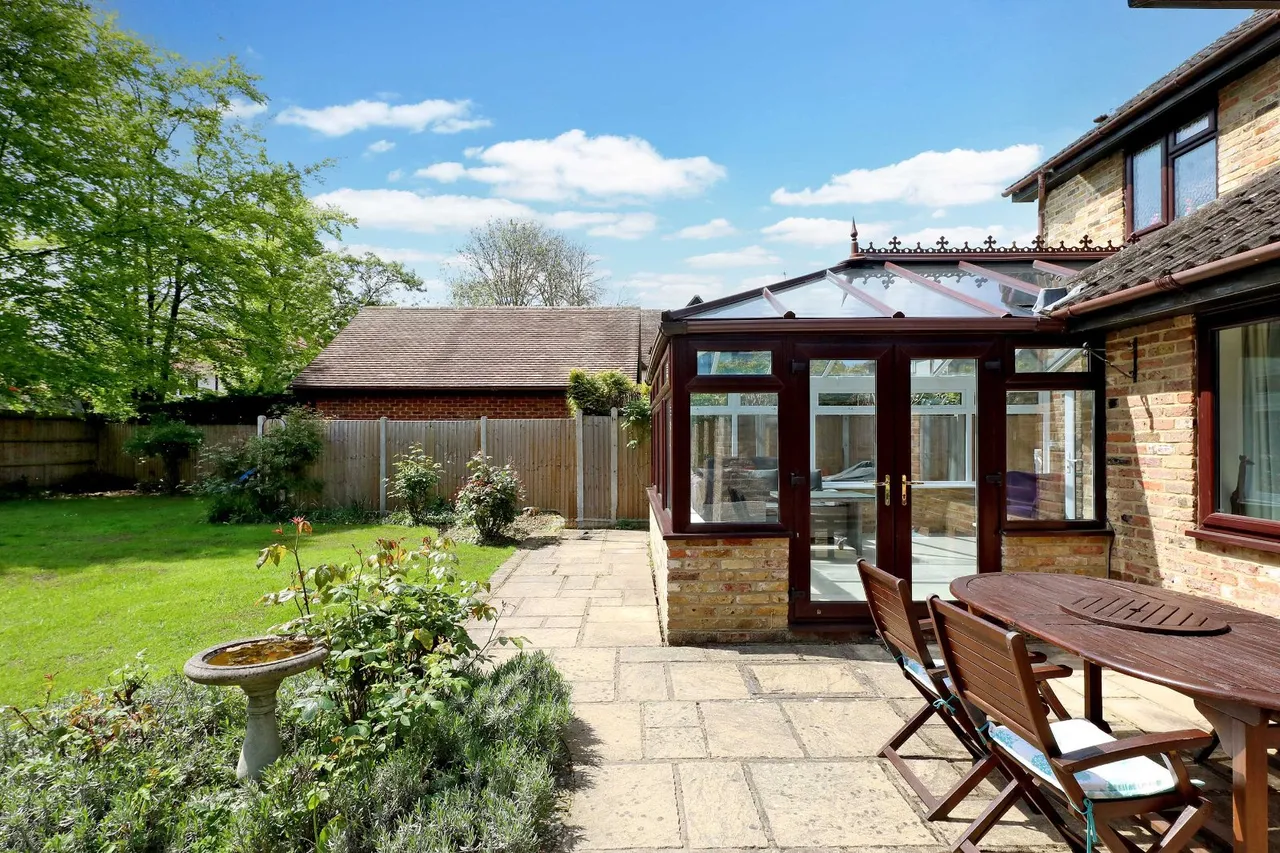 Bybend Close, Farnham Royal, SL2, photo 22