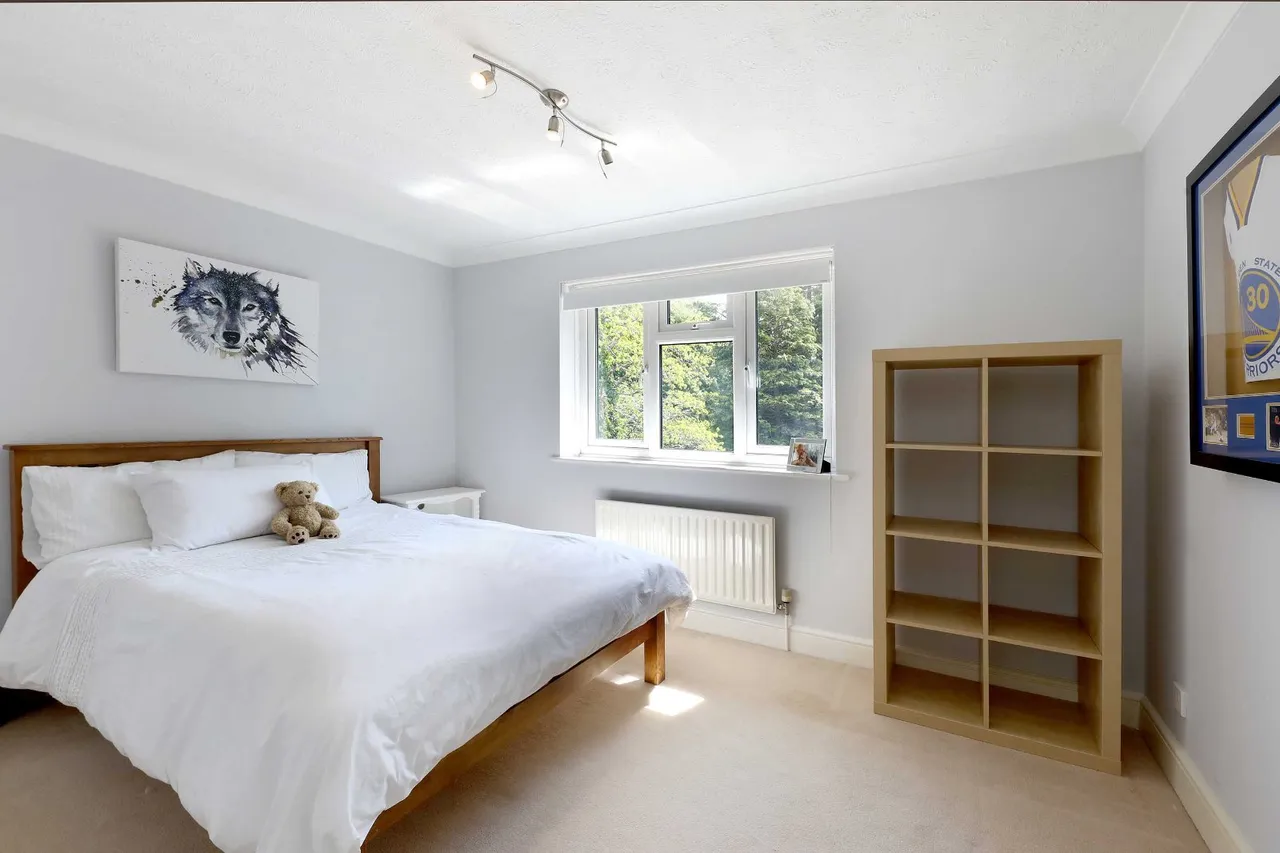 Bybend Close, Farnham Royal, SL2, photo 15