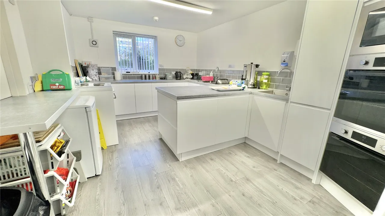 Hesslewell Court, Heswall, CH60, photo 13