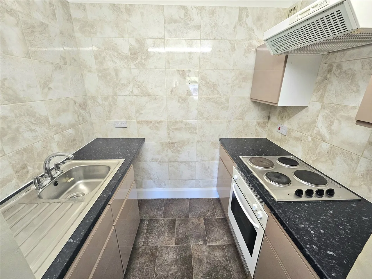 Hesslewell Court, Heswall, CH60, photo 7