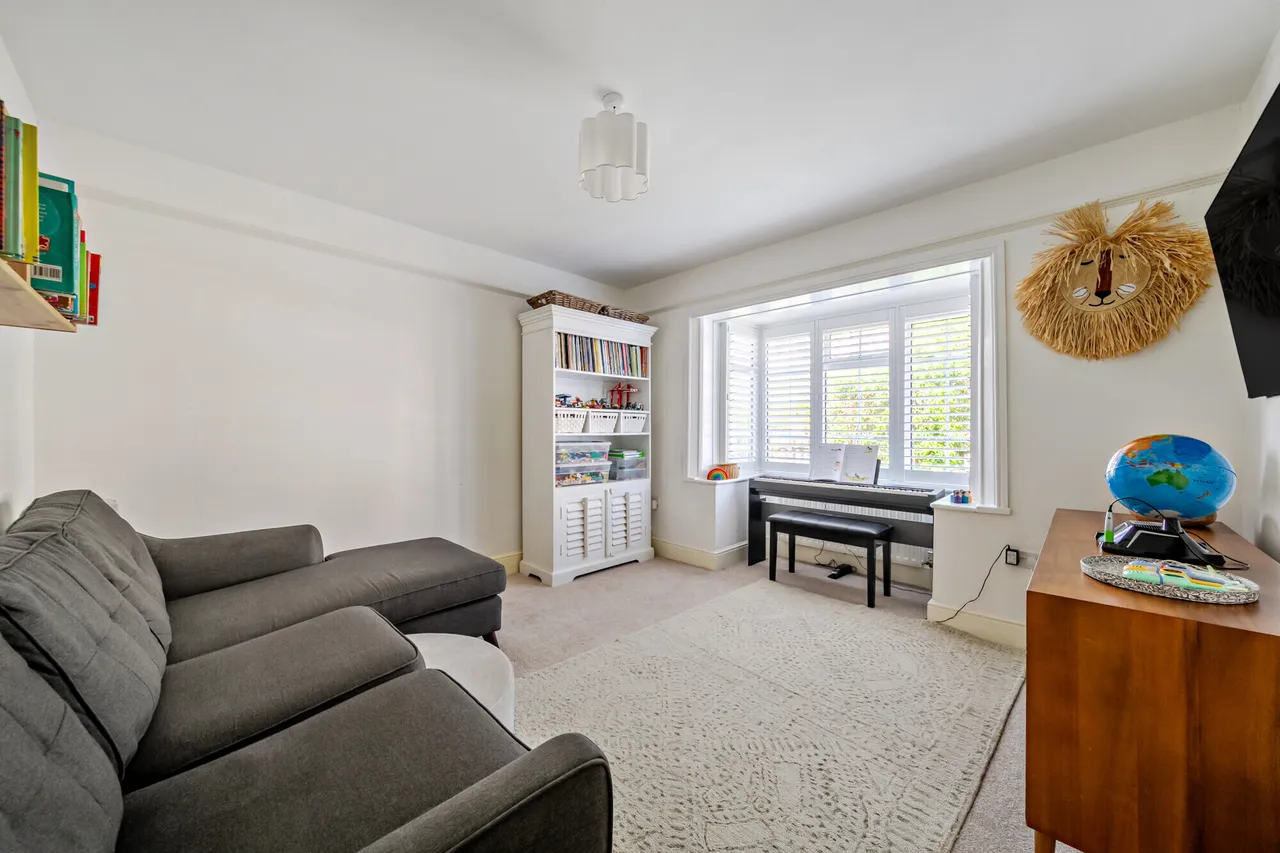 High Park Road, Farnham, GU9, photo 4