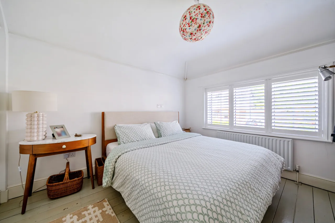 High Park Road, Farnham, GU9, photo 5