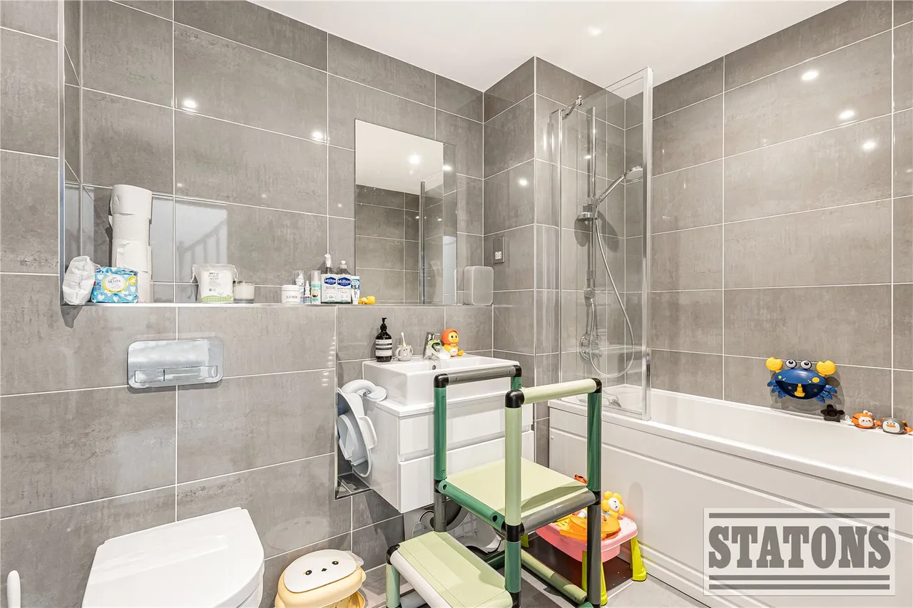 Quayle Crescent, Whetstone, London, N20 0BH, photo 15