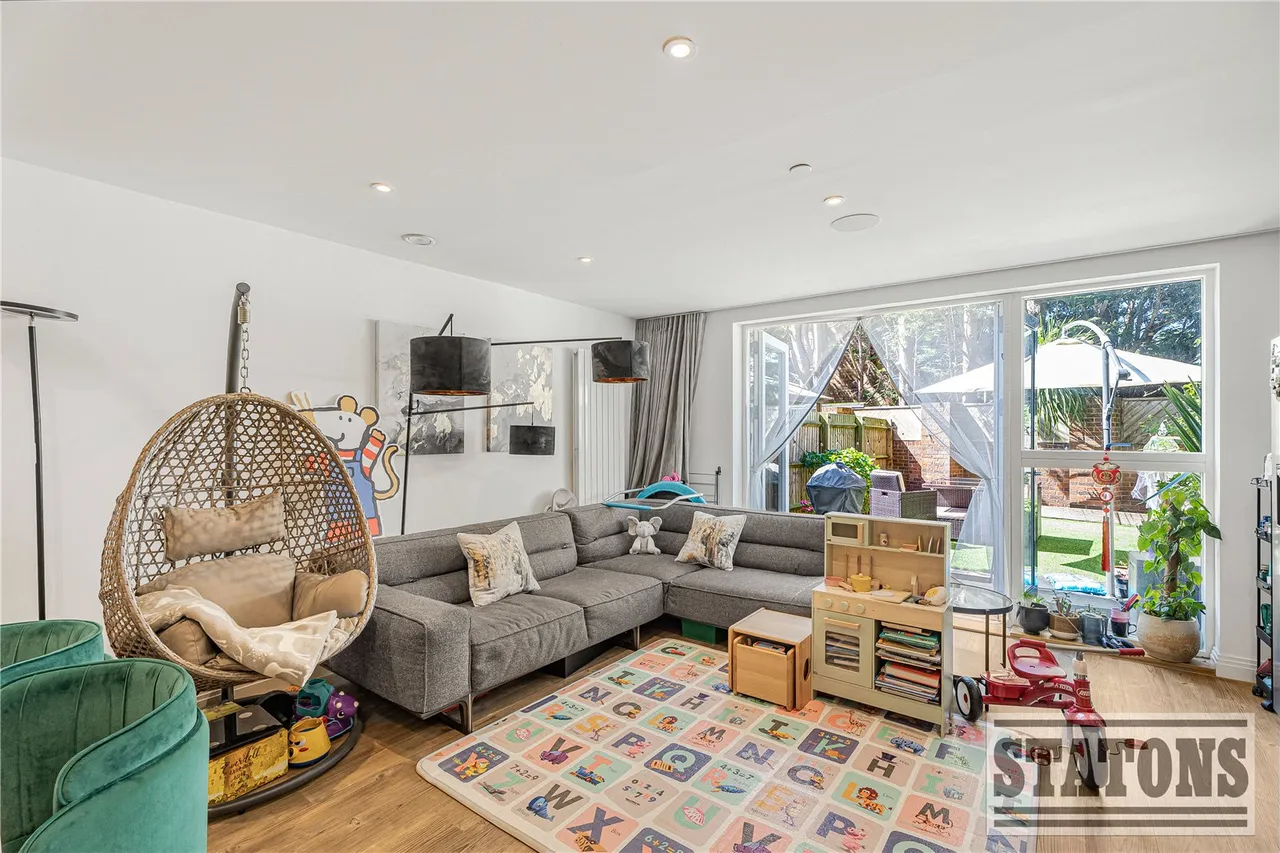 Quayle Crescent, Whetstone, London, N20 0BH, photo 5