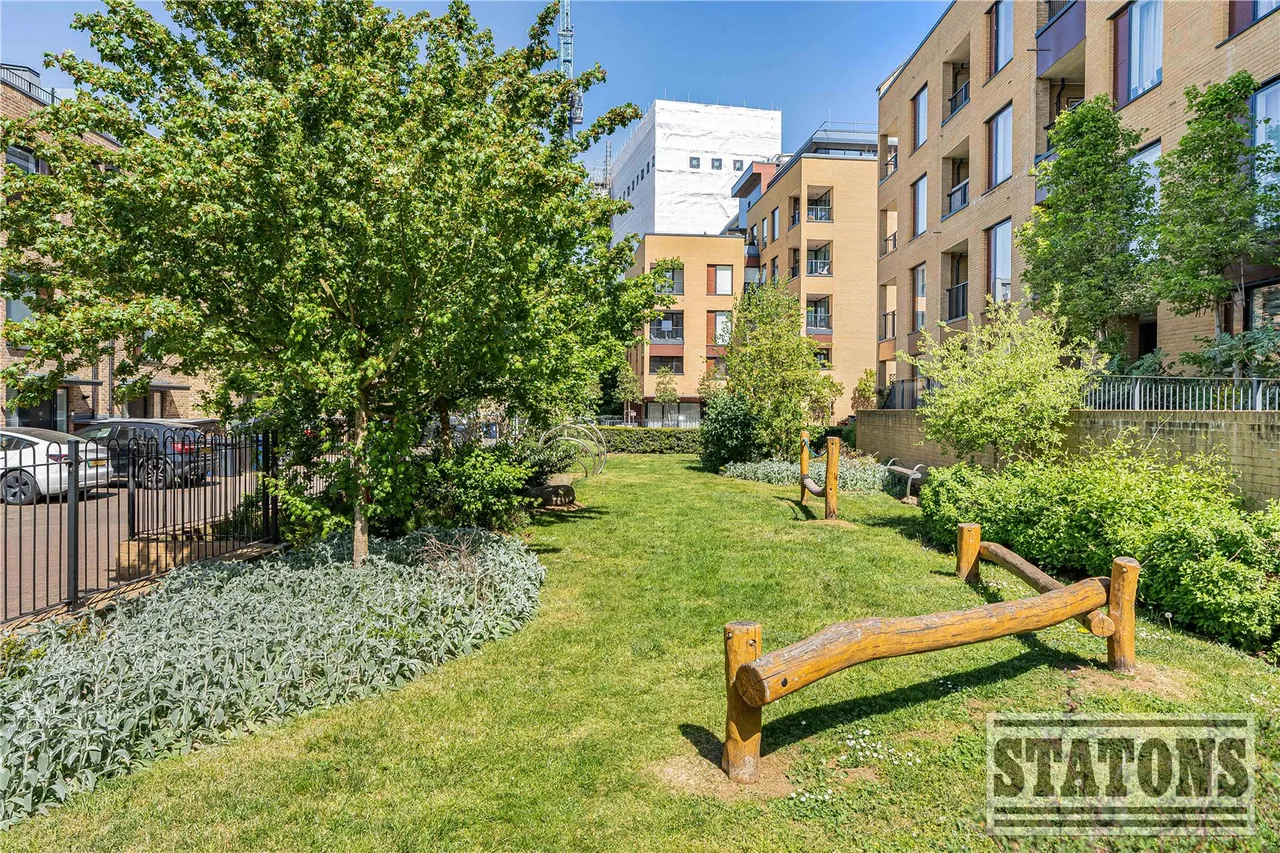 Quayle Crescent, Whetstone, London, N20 0BH, photo 22
