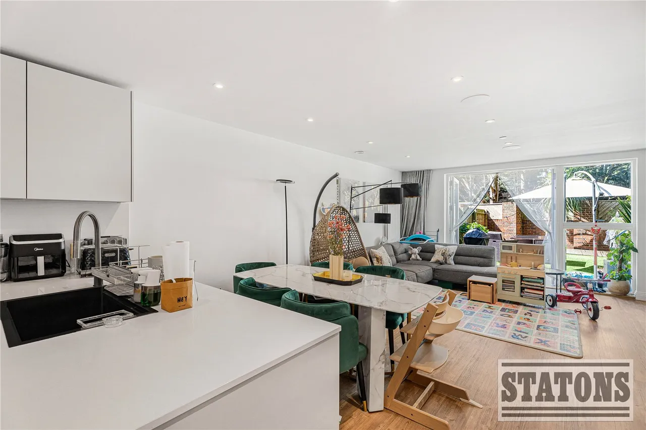 Quayle Crescent, Whetstone, London, N20 0BH, photo 4
