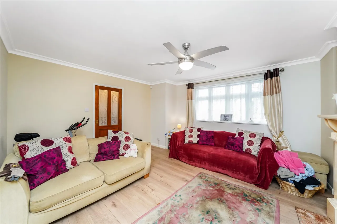 Larkshall Road, Chingford, E4 6NH, photo 2
