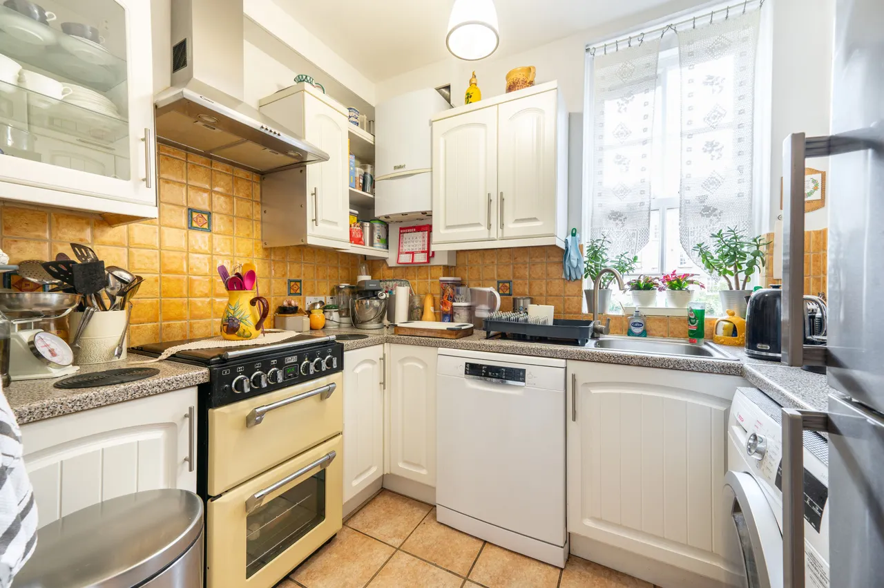 14 Nottingwood House, Clarendon Road, London, photo 3