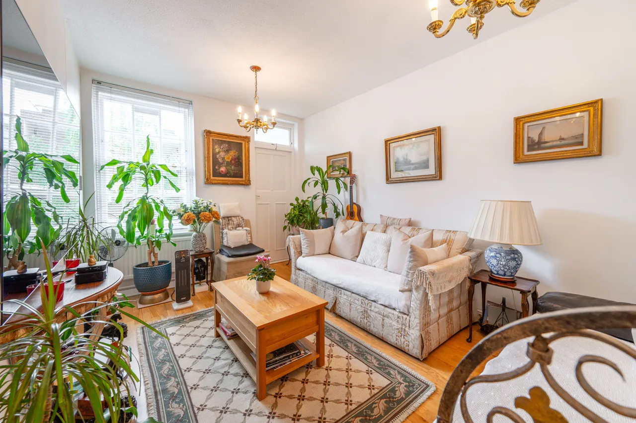 3 bed flat for sale — 14 Nottingwood House, Clarendon Road, London
