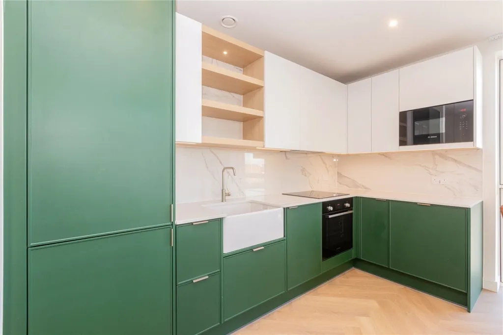 Henshaw Parade, Colindale, NW9, photo 4