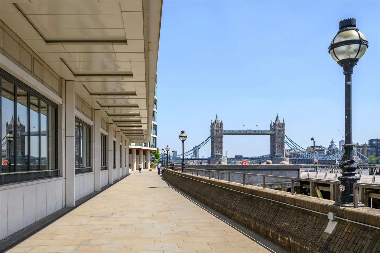 Water Lane, London, EC3R, photo 15