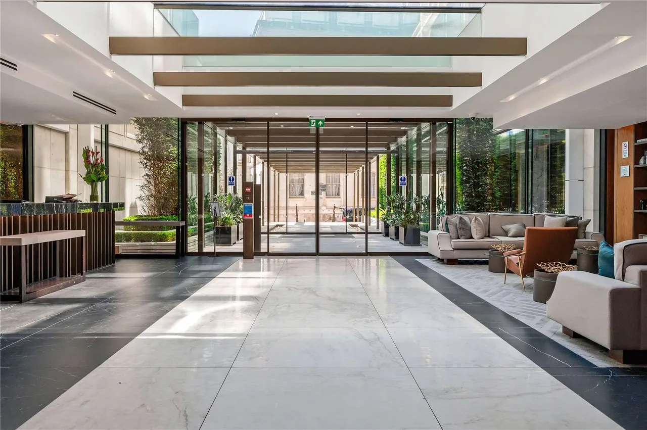 Water Lane, London, EC3R, photo 23