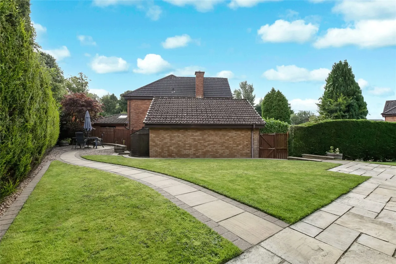 Fairlie, Stewartfield, East Kilbride, South Lanarkshire, G74, photo 20