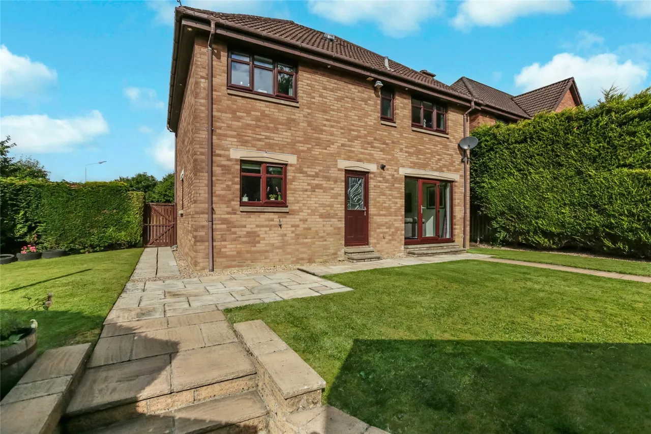 Fairlie, Stewartfield, East Kilbride, South Lanarkshire, G74, photo 18