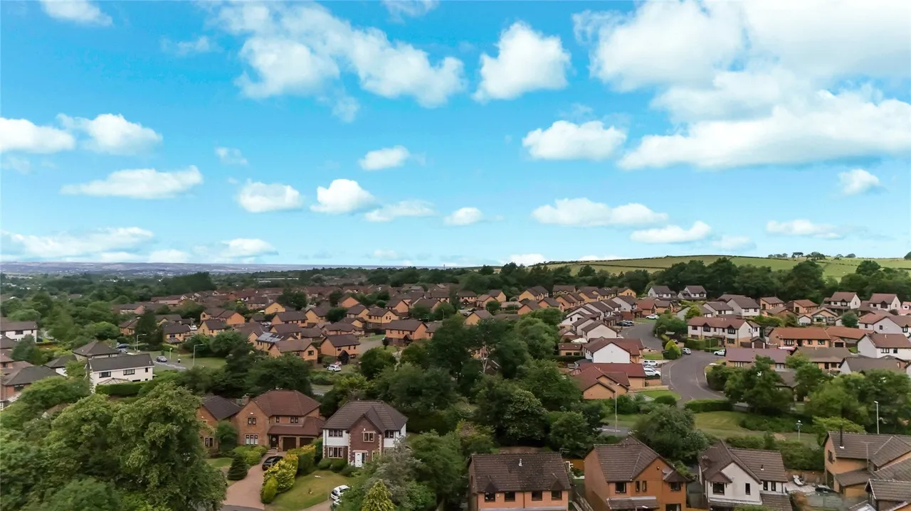 Fairlie, Stewartfield, East Kilbride, South Lanarkshire, G74, photo 24