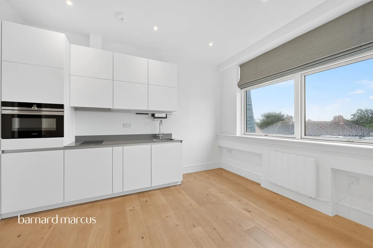 Burlington Road, New Malden, photo 2