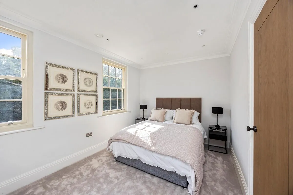 Fitzwalter Terrace at Magna Carta Park, Coopers Hill, TW20, photo 15
