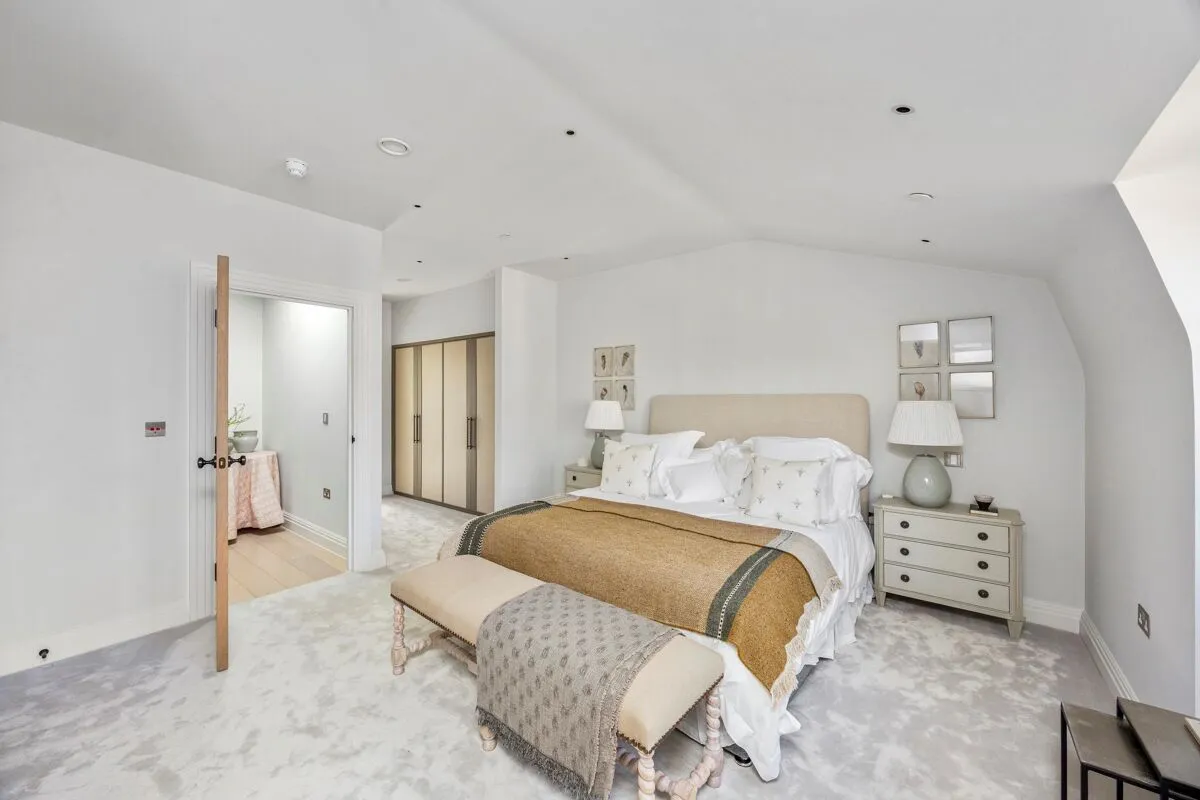 Fitzwalter Terrace at Magna Carta Park, Coopers Hill, TW20, photo 11