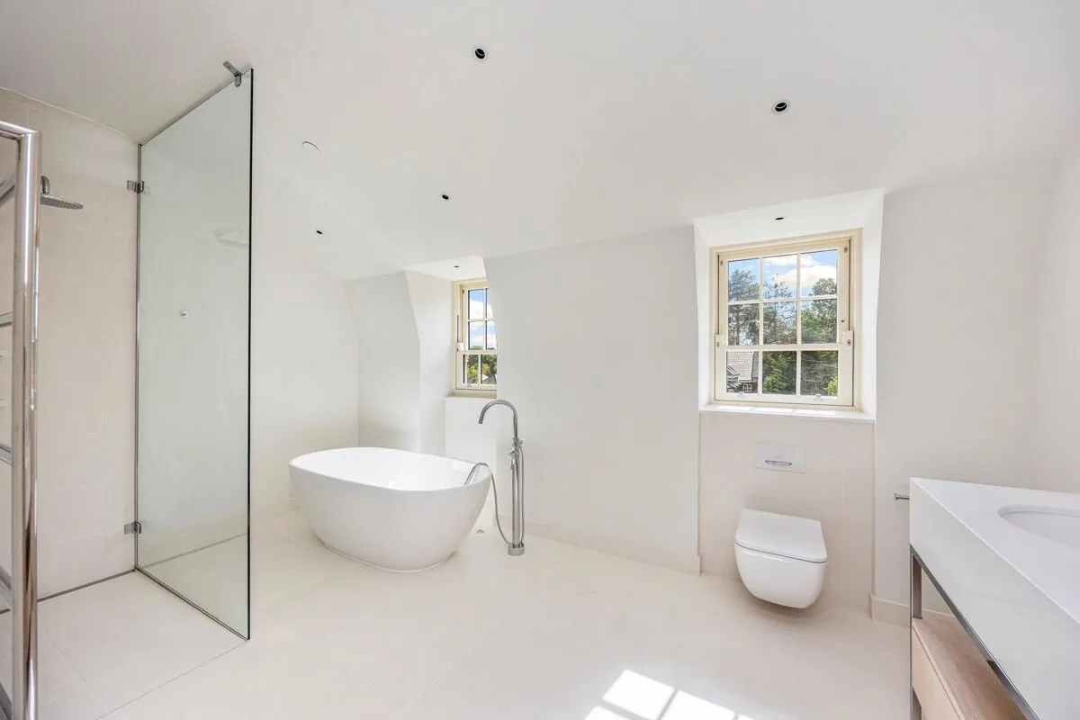 Fitzwalter Terrace at Magna Carta Park, Coopers Hill, TW20, photo 12