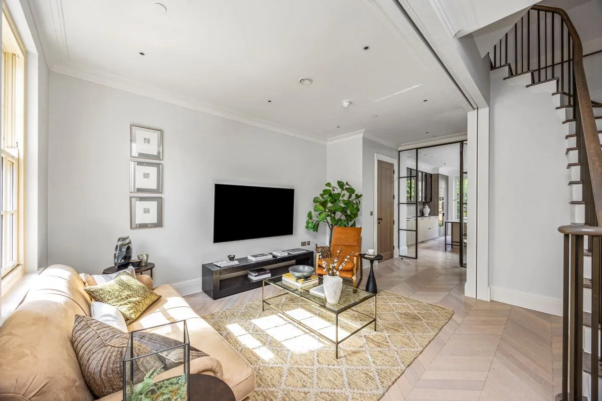 Fitzwalter Terrace at Magna Carta Park, Coopers Hill, TW20, photo 6