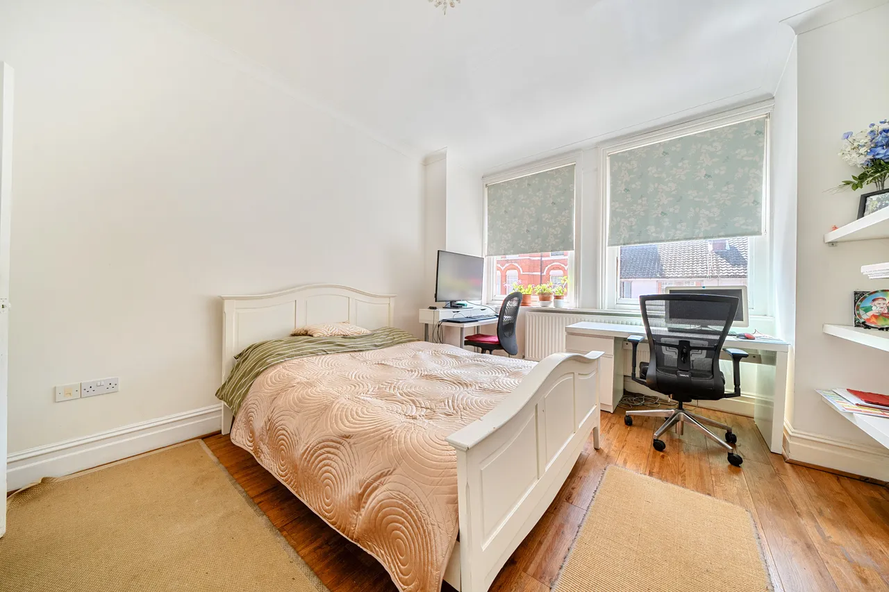 156 Hamlet Gardens, London, photo 6