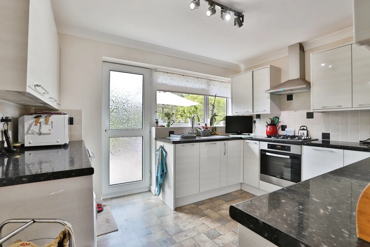 Pine Manor Road, Ashley Heath, BH24, photo 14