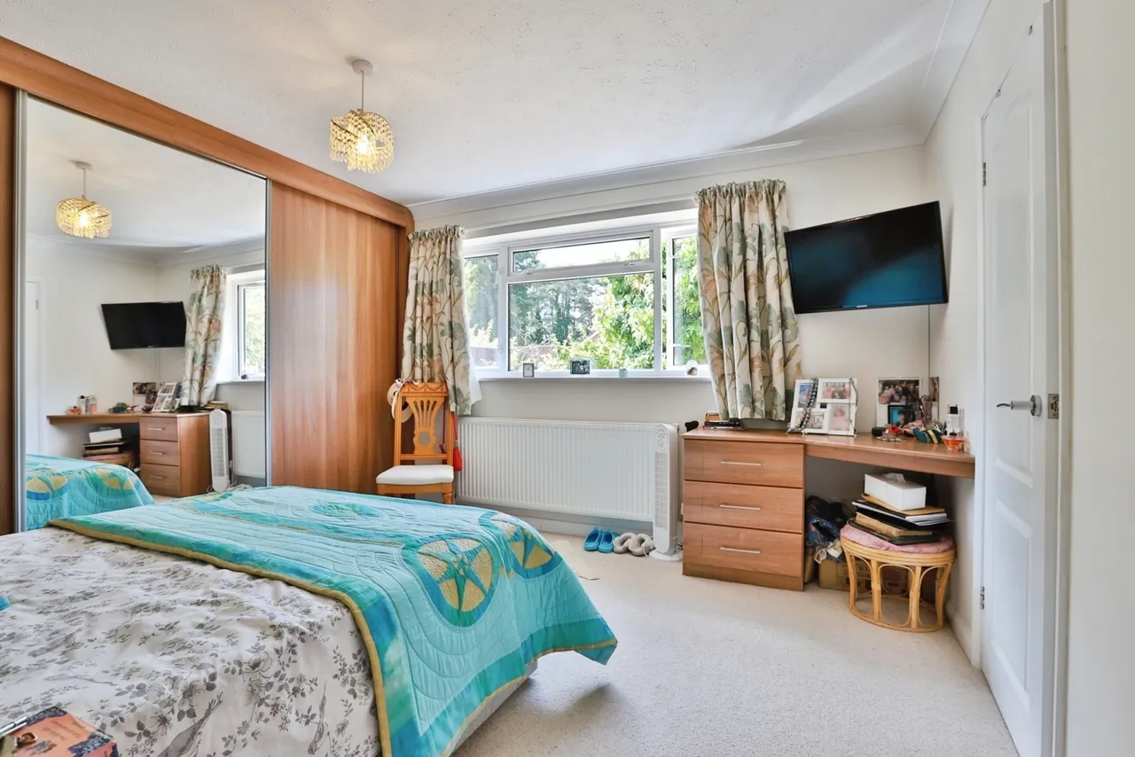 Pine Manor Road, Ashley Heath, BH24, photo 6