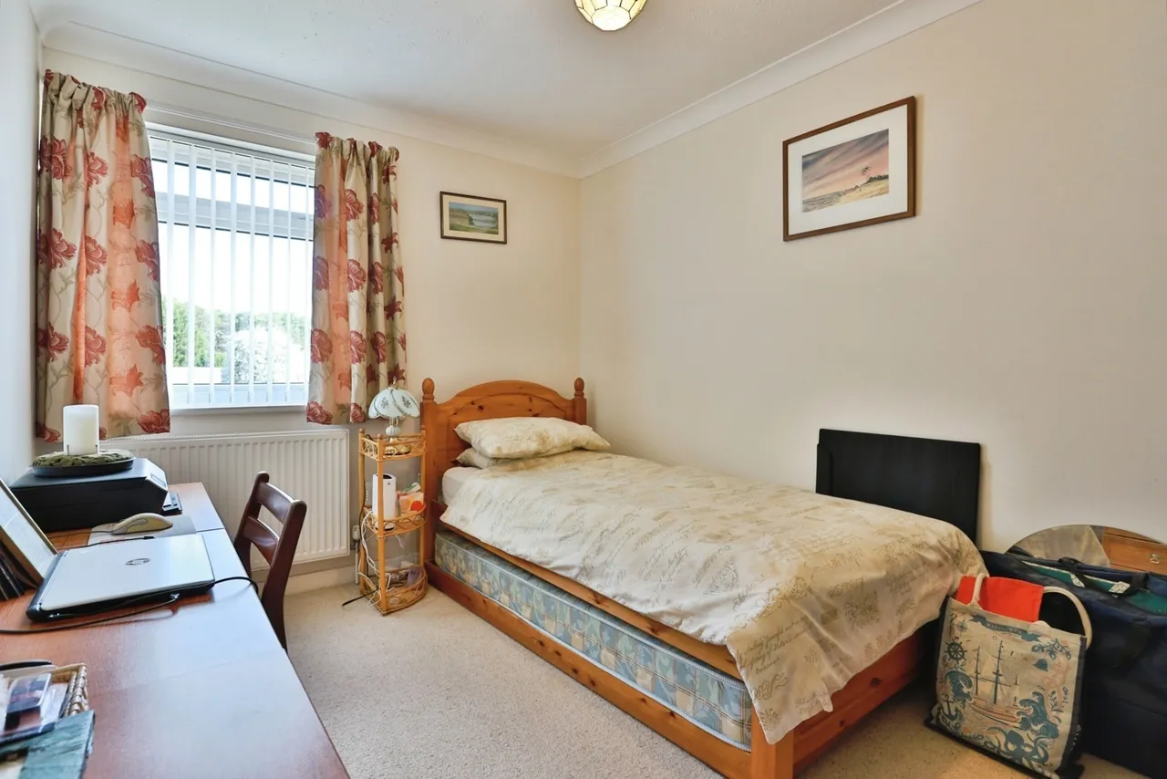 Pine Manor Road, Ashley Heath, BH24, photo 7