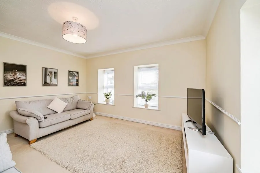 Pipit Gardens, Aylesbury, HP19, photo 10