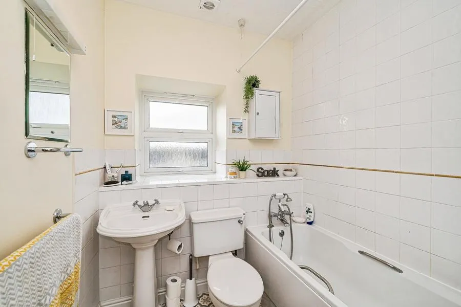 Pipit Gardens, Aylesbury, HP19, photo 21