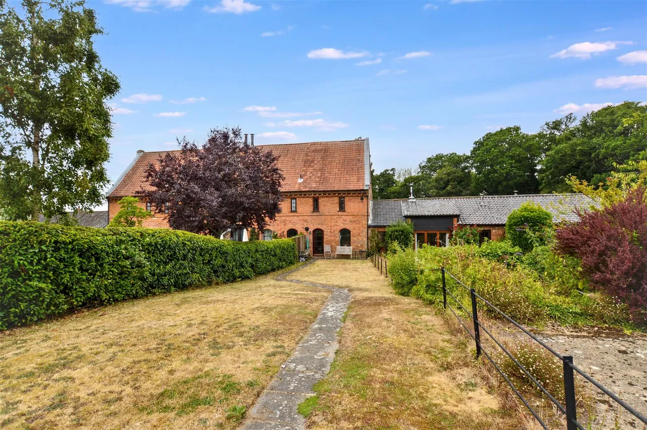 2 bed barn conversion for sale, Melton Park, Melton Constable, NR24