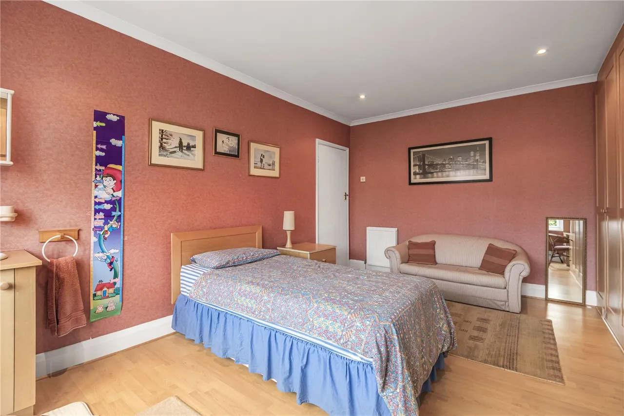 Leys Gardens, Cockfosters, EN4 9NA, photo 19