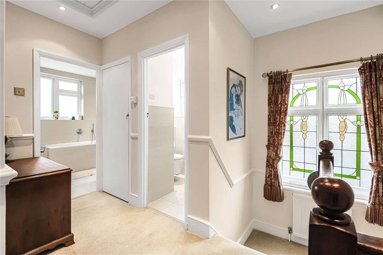 Leys Gardens, Cockfosters, EN4 9NA, photo 13